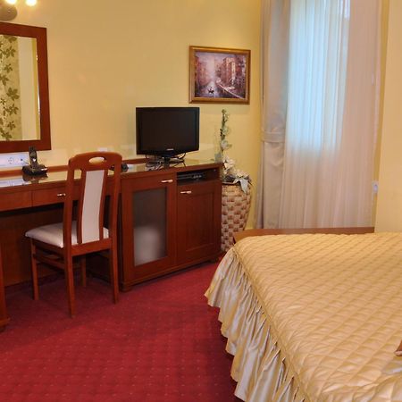 Hotel Botika Kraljevo Habitación foto
